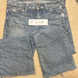 Size 26x28 7famk jeans